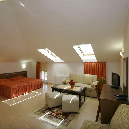 Alafrangite Hotel 3*