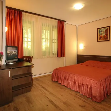 Alafrangite 3*