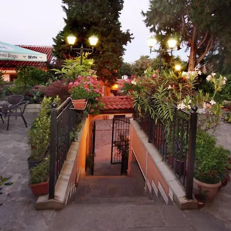 Alafrangite Hotel 3*