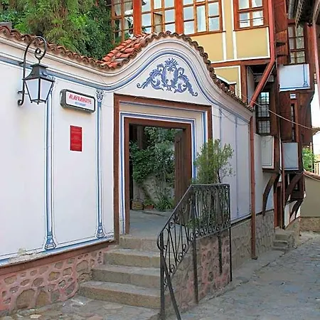 Alafrangite