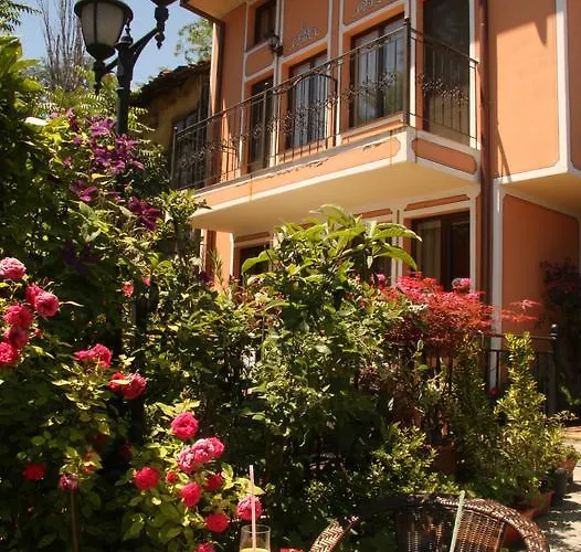 Alafrangite Hotel 3*