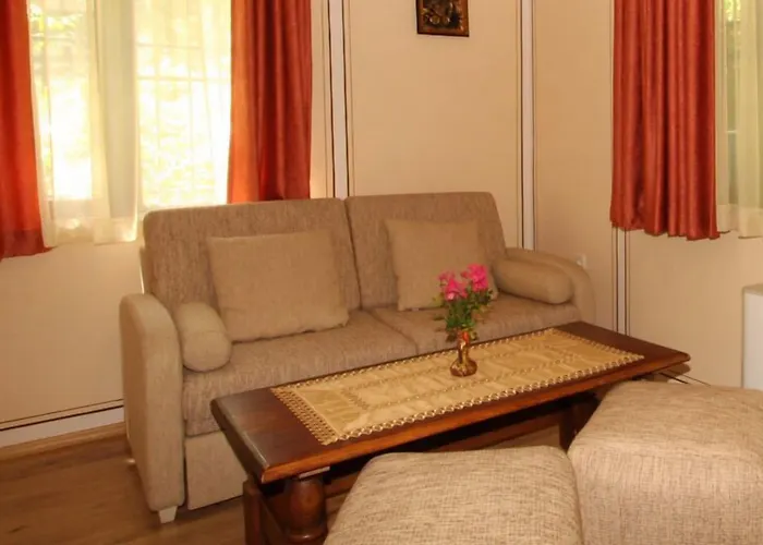 Hotel Alafrangite 3*